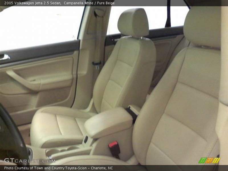 Campanella White / Pure Beige 2005 Volkswagen Jetta 2.5 Sedan