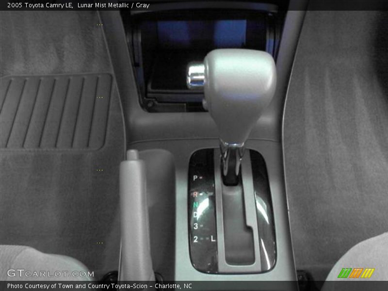 Lunar Mist Metallic / Gray 2005 Toyota Camry LE