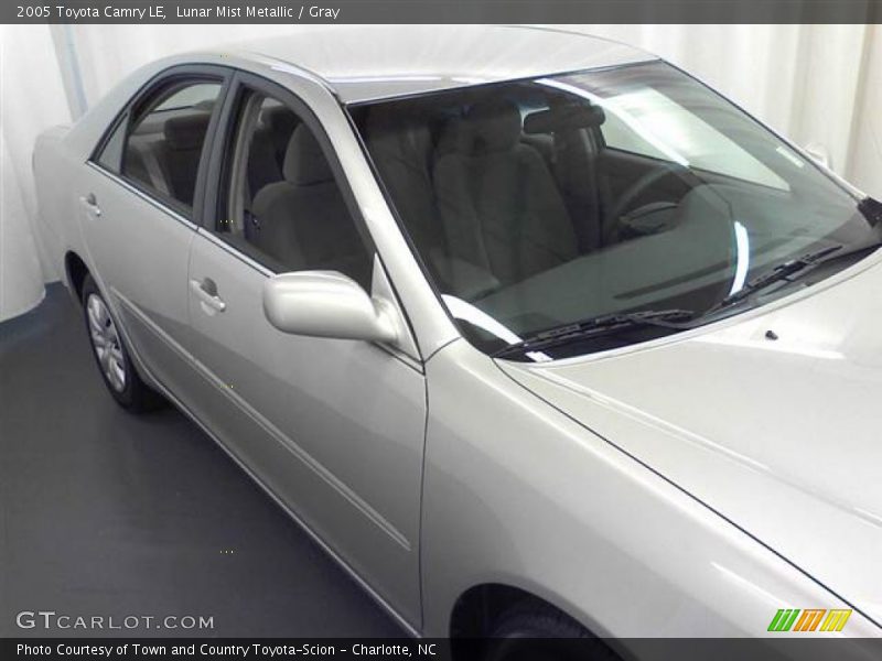 Lunar Mist Metallic / Gray 2005 Toyota Camry LE