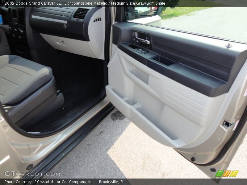 Light Sandstone Metallic / Medium Slate Gray/Light Shale 2009 Dodge Grand Caravan SE