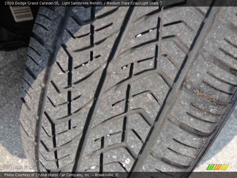 Light Sandstone Metallic / Medium Slate Gray/Light Shale 2009 Dodge Grand Caravan SE