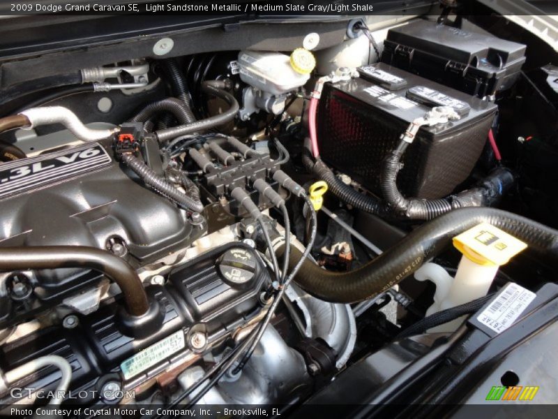 Light Sandstone Metallic / Medium Slate Gray/Light Shale 2009 Dodge Grand Caravan SE