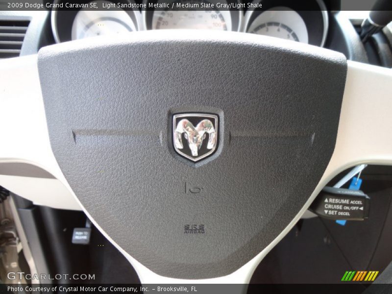 Light Sandstone Metallic / Medium Slate Gray/Light Shale 2009 Dodge Grand Caravan SE