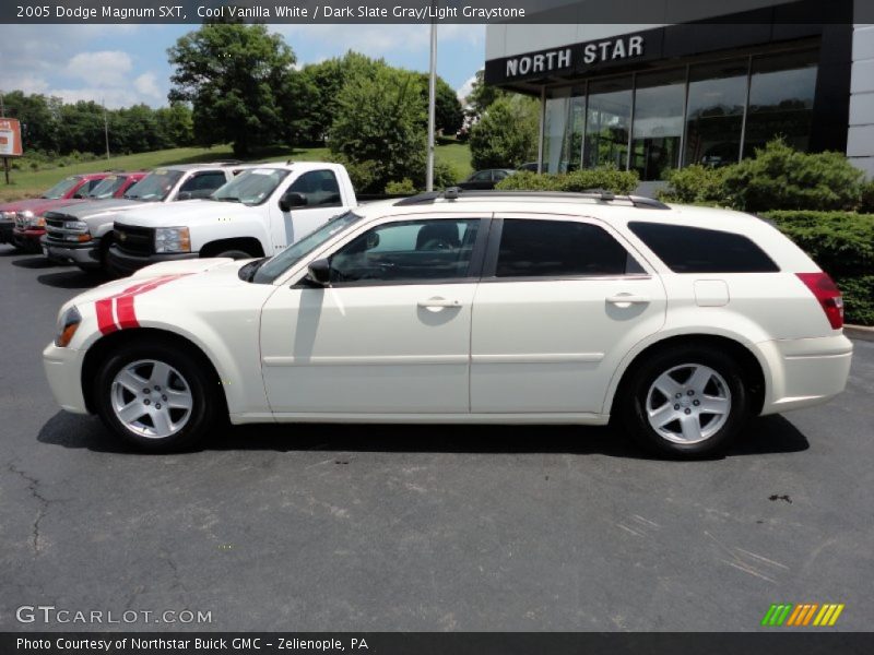 Cool Vanilla White / Dark Slate Gray/Light Graystone 2005 Dodge Magnum SXT