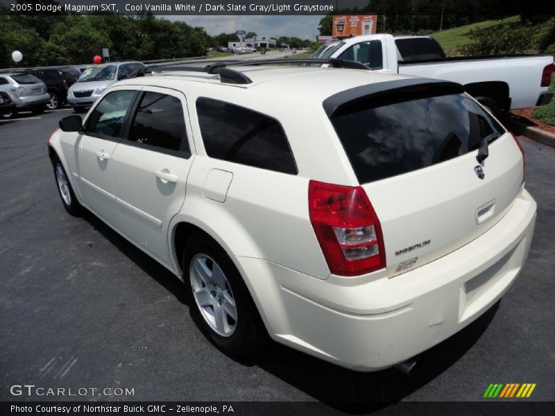 Cool Vanilla White / Dark Slate Gray/Light Graystone 2005 Dodge Magnum SXT
