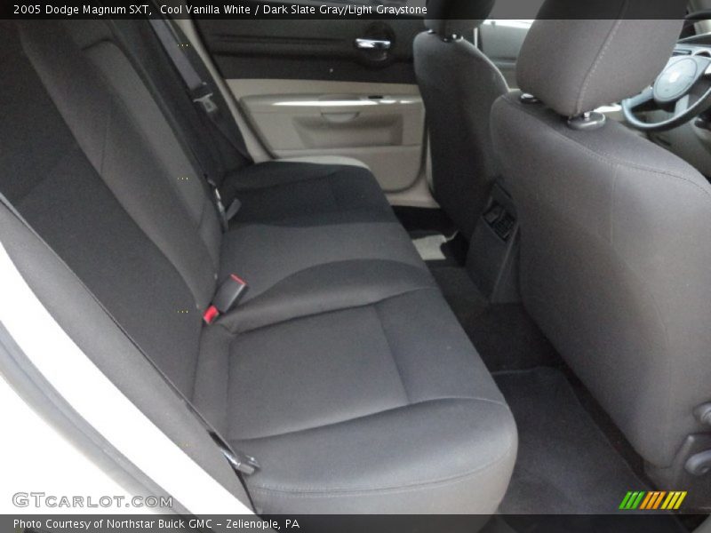 Cool Vanilla White / Dark Slate Gray/Light Graystone 2005 Dodge Magnum SXT