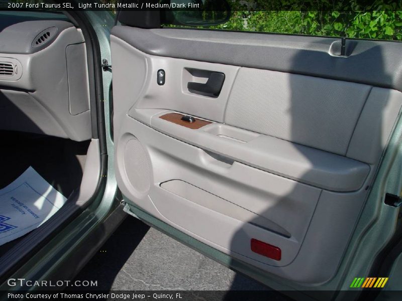 Light Tundra Metallic / Medium/Dark Flint 2007 Ford Taurus SEL