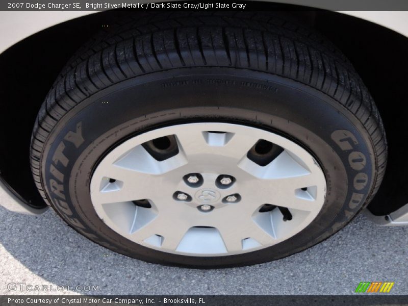 Bright Silver Metallic / Dark Slate Gray/Light Slate Gray 2007 Dodge Charger SE