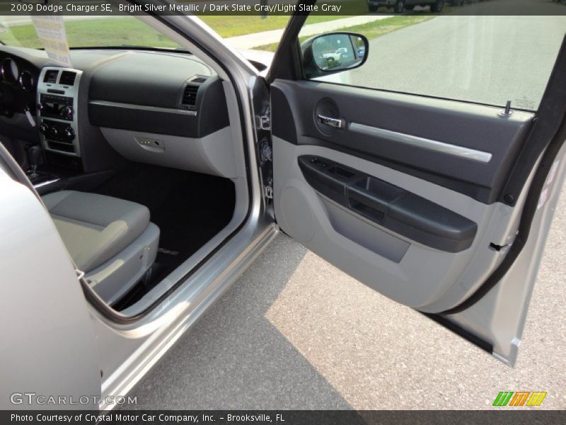 Bright Silver Metallic / Dark Slate Gray/Light Slate Gray 2009 Dodge Charger SE