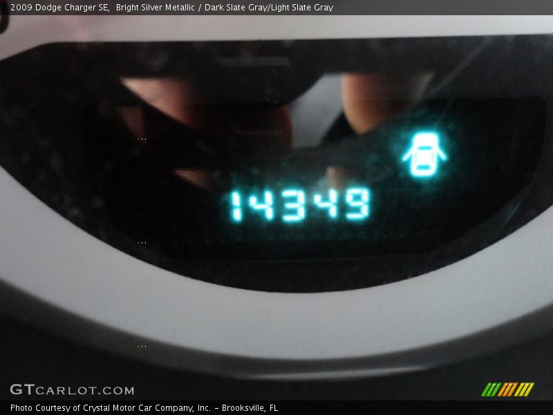 Bright Silver Metallic / Dark Slate Gray/Light Slate Gray 2009 Dodge Charger SE