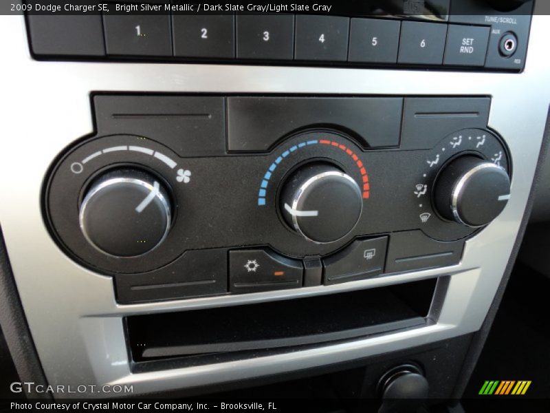 Bright Silver Metallic / Dark Slate Gray/Light Slate Gray 2009 Dodge Charger SE