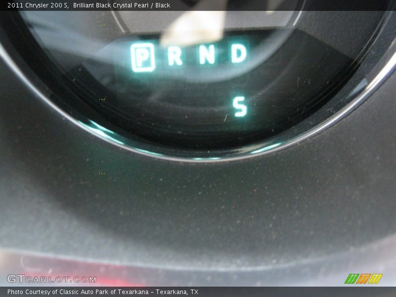 Brilliant Black Crystal Pearl / Black 2011 Chrysler 200 S