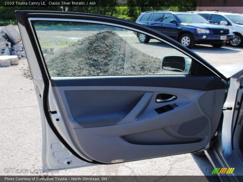 Classic Silver Metallic / Ash 2009 Toyota Camry LE