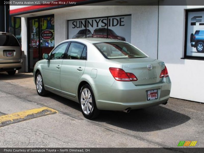 Silver Pine Mica / Ivory 2006 Toyota Avalon XLS