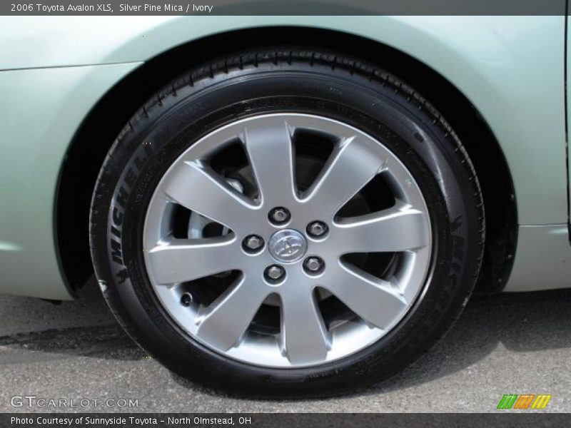 Silver Pine Mica / Ivory 2006 Toyota Avalon XLS