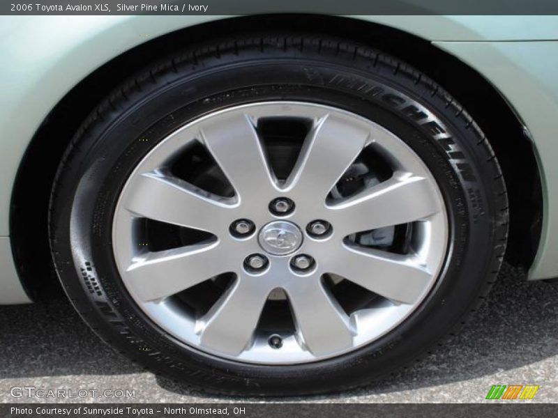 Silver Pine Mica / Ivory 2006 Toyota Avalon XLS