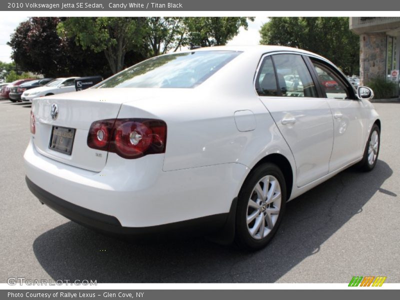 Candy White / Titan Black 2010 Volkswagen Jetta SE Sedan