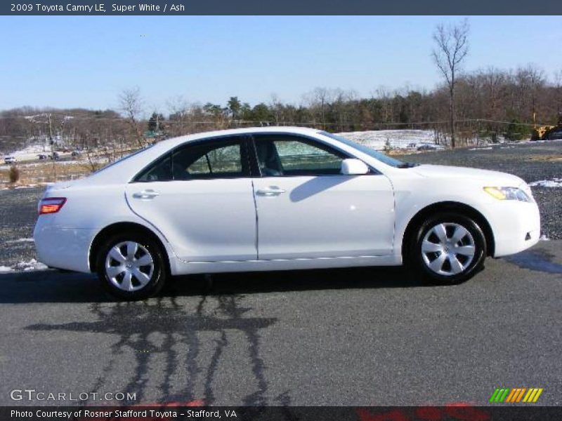 Super White / Ash 2009 Toyota Camry LE