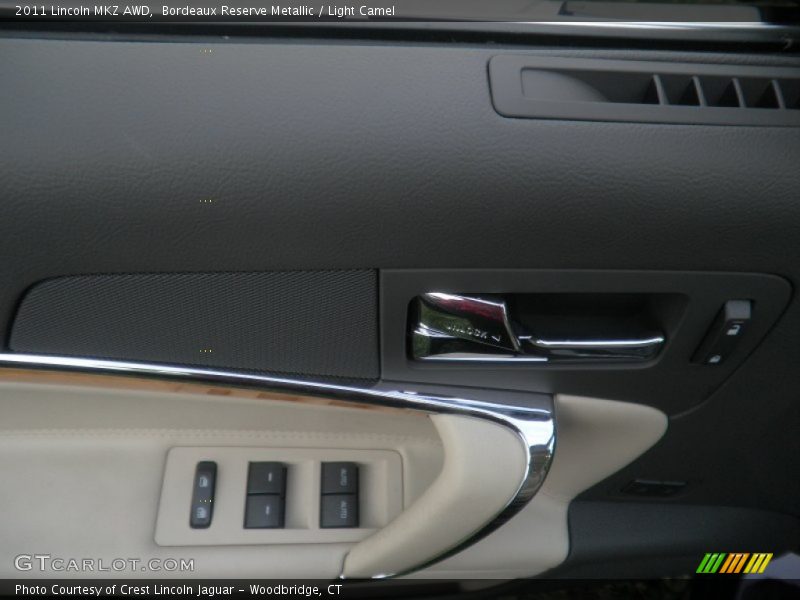 Bordeaux Reserve Metallic / Light Camel 2011 Lincoln MKZ AWD