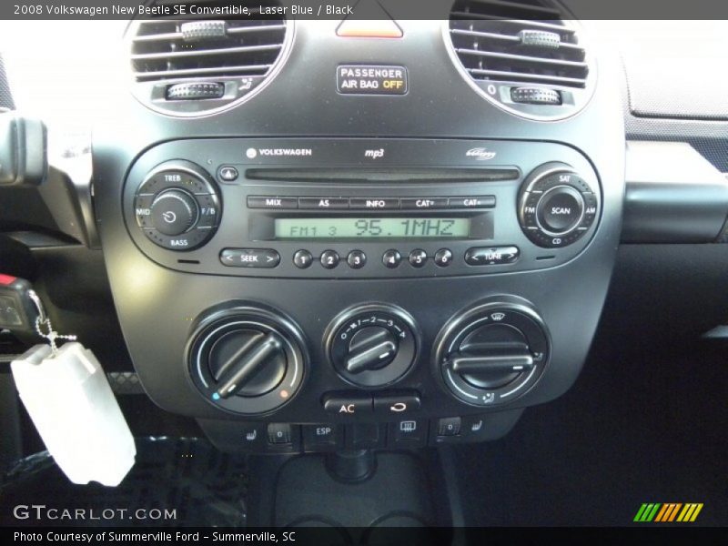 Controls of 2008 New Beetle SE Convertible