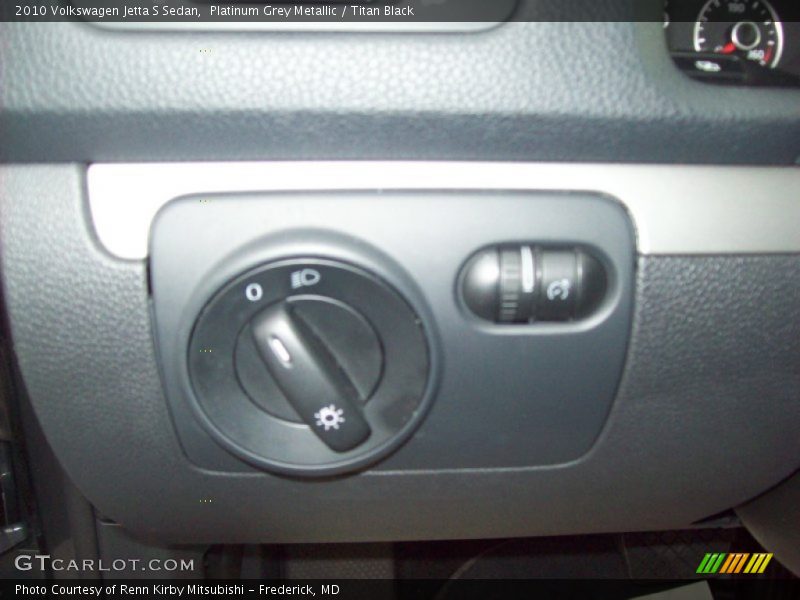 Platinum Grey Metallic / Titan Black 2010 Volkswagen Jetta S Sedan