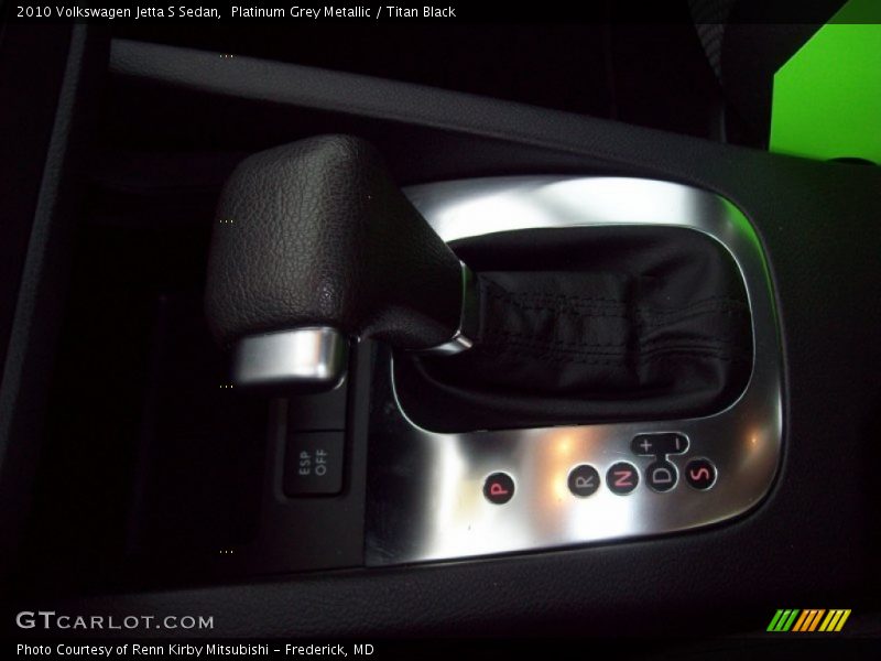 Platinum Grey Metallic / Titan Black 2010 Volkswagen Jetta S Sedan