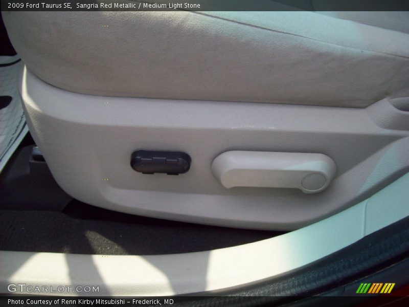 Sangria Red Metallic / Medium Light Stone 2009 Ford Taurus SE