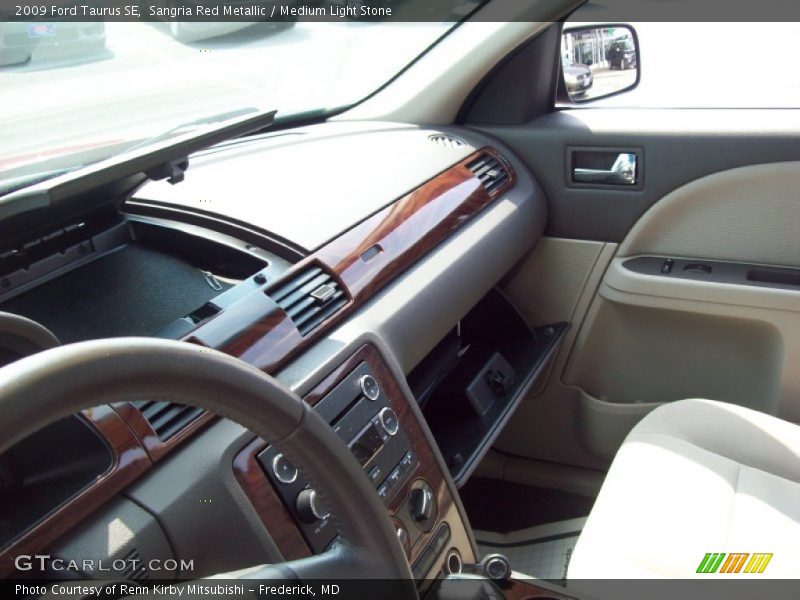 Sangria Red Metallic / Medium Light Stone 2009 Ford Taurus SE