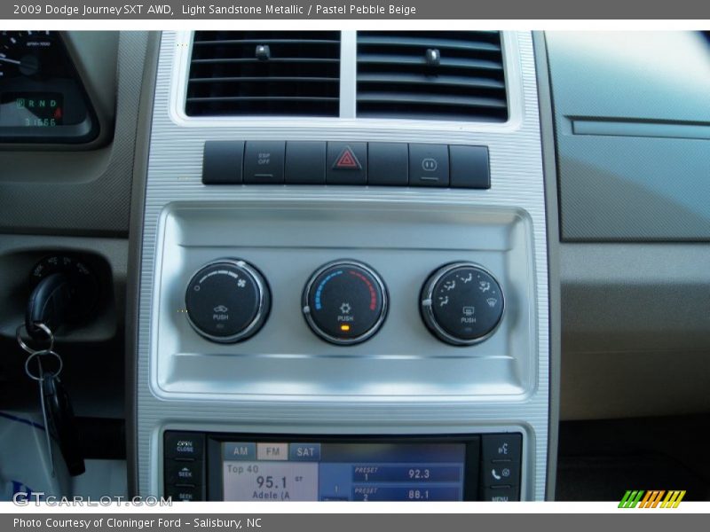 Light Sandstone Metallic / Pastel Pebble Beige 2009 Dodge Journey SXT AWD