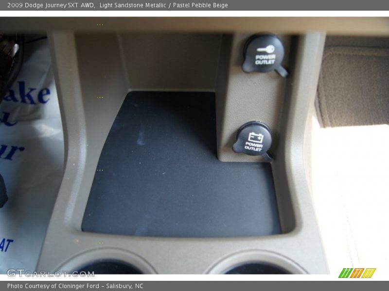 Light Sandstone Metallic / Pastel Pebble Beige 2009 Dodge Journey SXT AWD