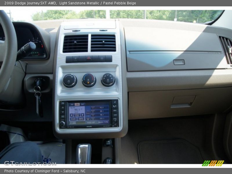 Light Sandstone Metallic / Pastel Pebble Beige 2009 Dodge Journey SXT AWD
