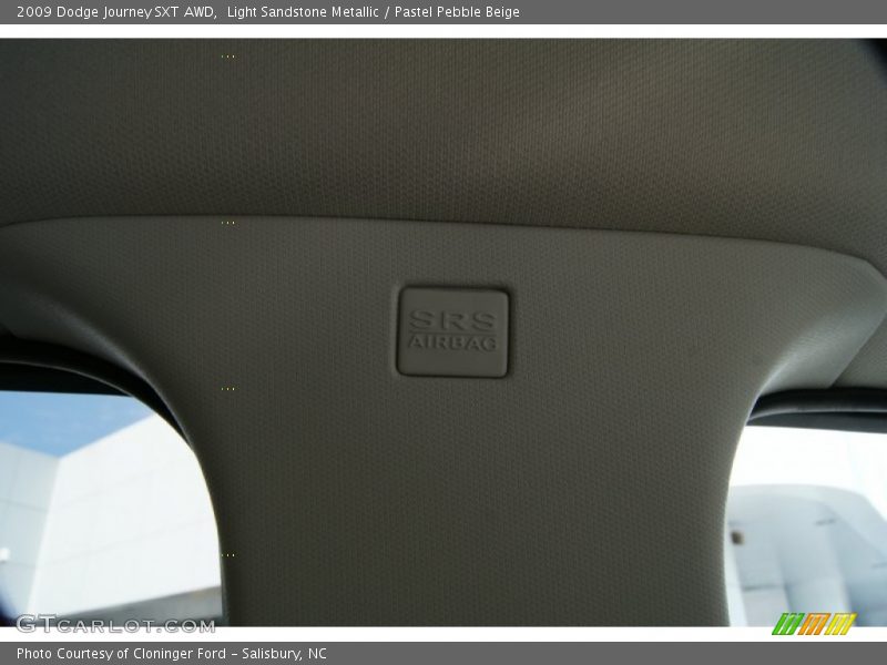 Light Sandstone Metallic / Pastel Pebble Beige 2009 Dodge Journey SXT AWD