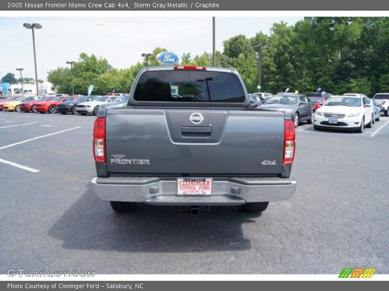 Storm Gray Metallic / Graphite 2005 Nissan Frontier Nismo Crew Cab 4x4