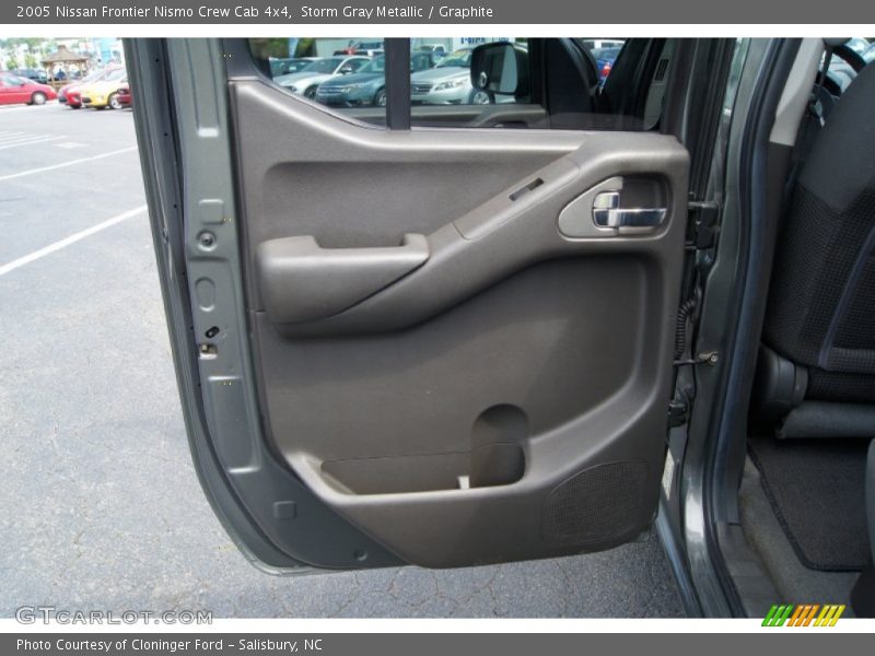 Storm Gray Metallic / Graphite 2005 Nissan Frontier Nismo Crew Cab 4x4