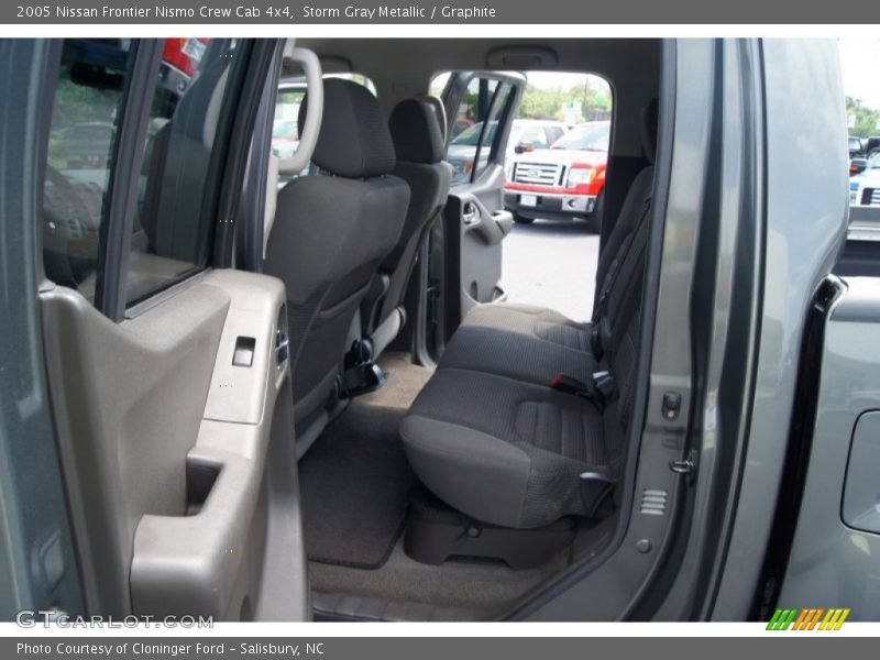 Storm Gray Metallic / Graphite 2005 Nissan Frontier Nismo Crew Cab 4x4