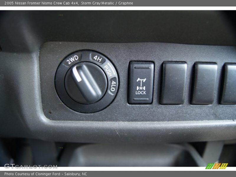 Storm Gray Metallic / Graphite 2005 Nissan Frontier Nismo Crew Cab 4x4