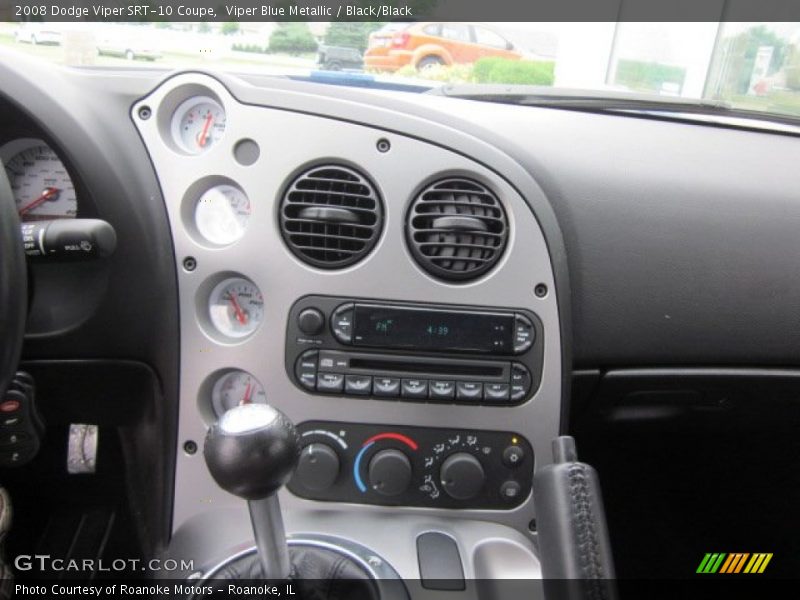 Controls of 2008 Viper SRT-10 Coupe