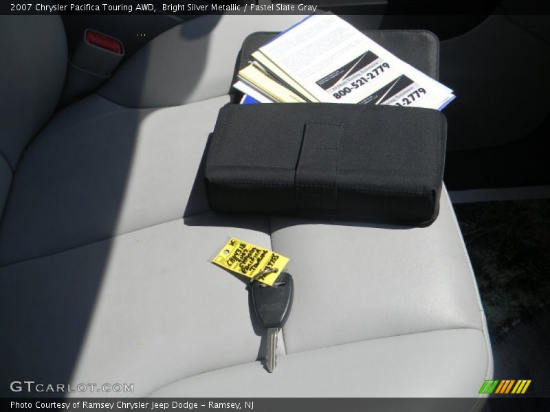 Bright Silver Metallic / Pastel Slate Gray 2007 Chrysler Pacifica Touring AWD