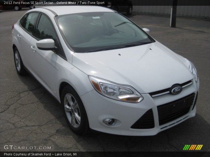 Oxford White / Two-Tone Sport 2012 Ford Focus SE Sport Sedan