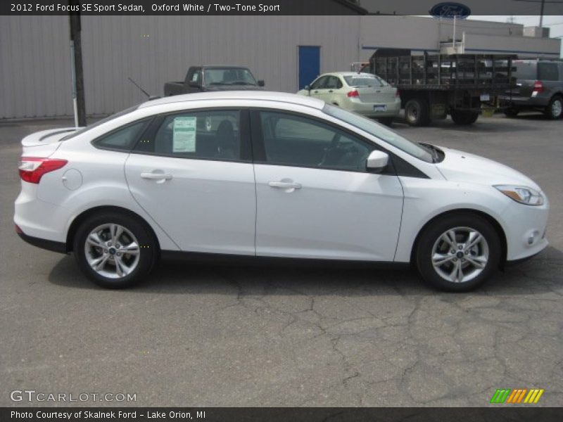 Oxford White / Two-Tone Sport 2012 Ford Focus SE Sport Sedan