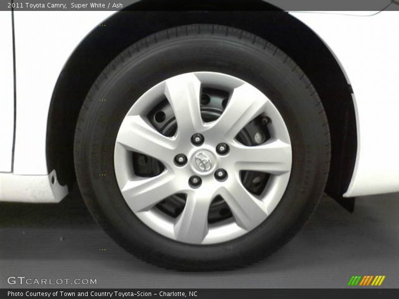 Super White / Ash 2011 Toyota Camry