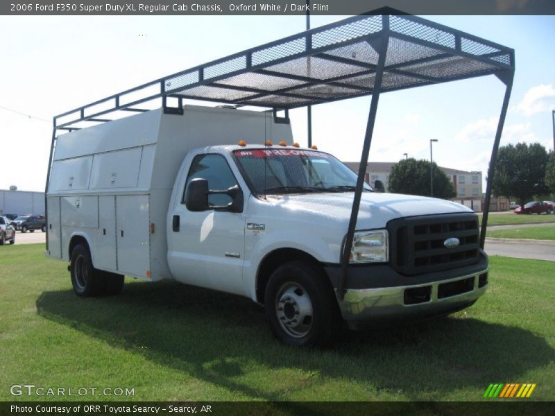 Oxford White / Dark Flint 2006 Ford F350 Super Duty XL Regular Cab Chassis