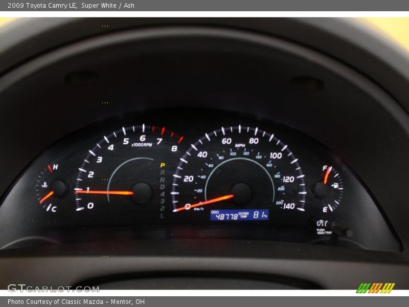 Super White / Ash 2009 Toyota Camry LE