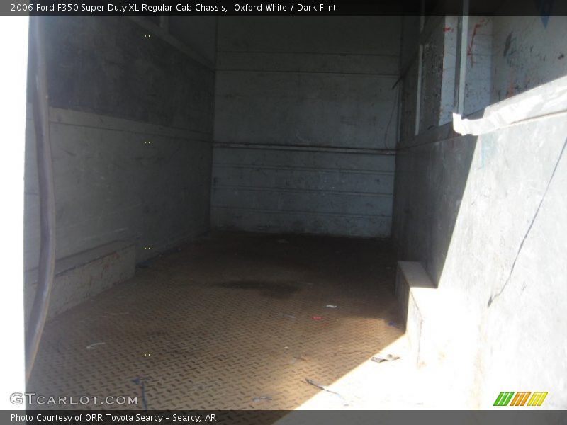 Oxford White / Dark Flint 2006 Ford F350 Super Duty XL Regular Cab Chassis