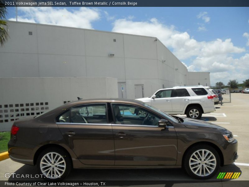 Toffee Brown Metallic / Cornsilk Beige 2011 Volkswagen Jetta SEL Sedan