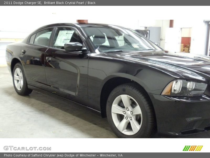 Brilliant Black Crystal Pearl / Black 2011 Dodge Charger SE