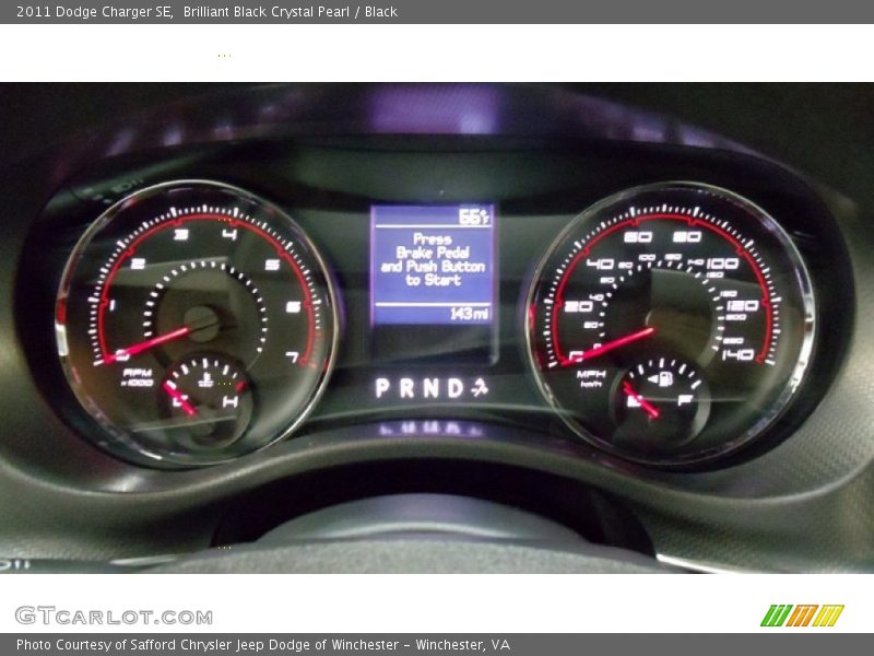 Brilliant Black Crystal Pearl / Black 2011 Dodge Charger SE