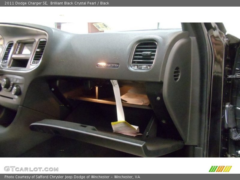Brilliant Black Crystal Pearl / Black 2011 Dodge Charger SE