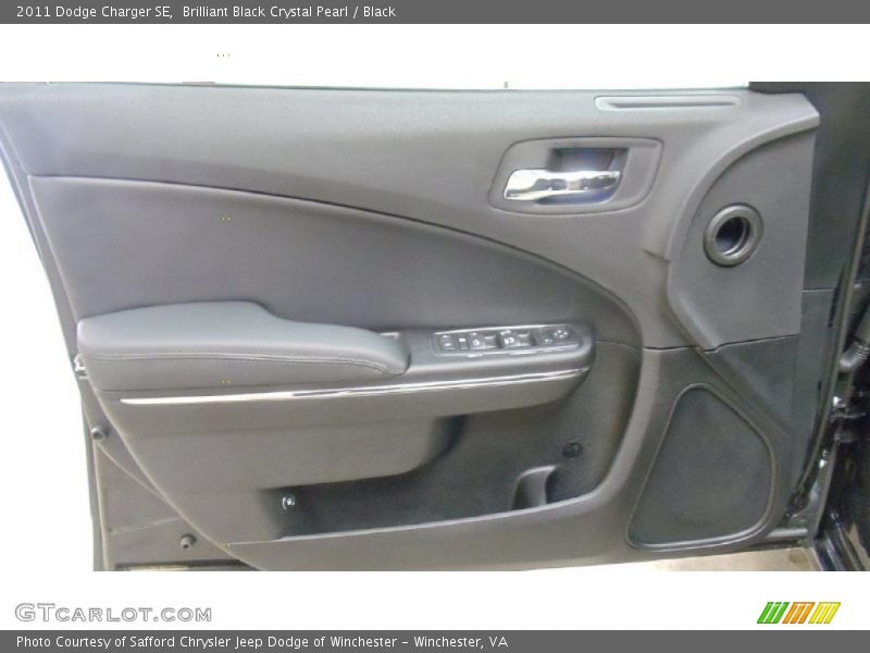 Brilliant Black Crystal Pearl / Black 2011 Dodge Charger SE