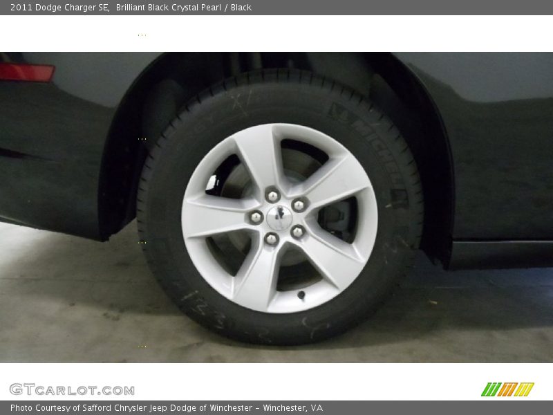 Brilliant Black Crystal Pearl / Black 2011 Dodge Charger SE